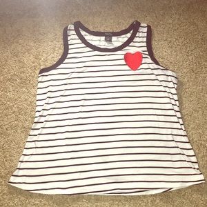 Cute shirt from rue 21 and size small.